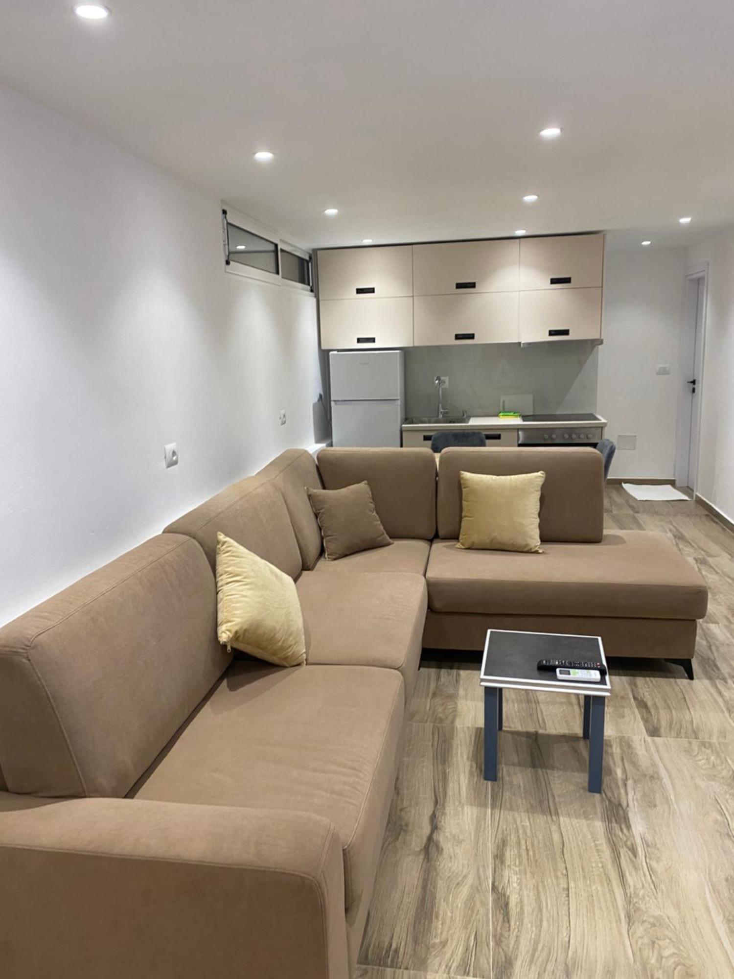 Apartaments Rraku ซารานเดอ ภายนอก รูปภาพ
